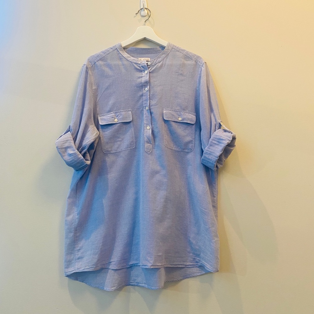 GAP Striped Blue and White Shirt